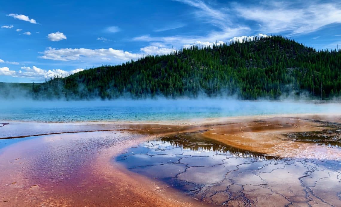 insider tips for visiting yellowstone, grand prismatic spring